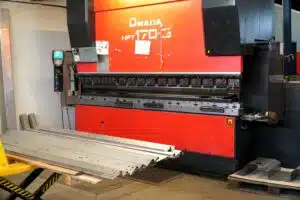 Amada HFT170-3 Abkantpresse bei Lübke Lasertechnik